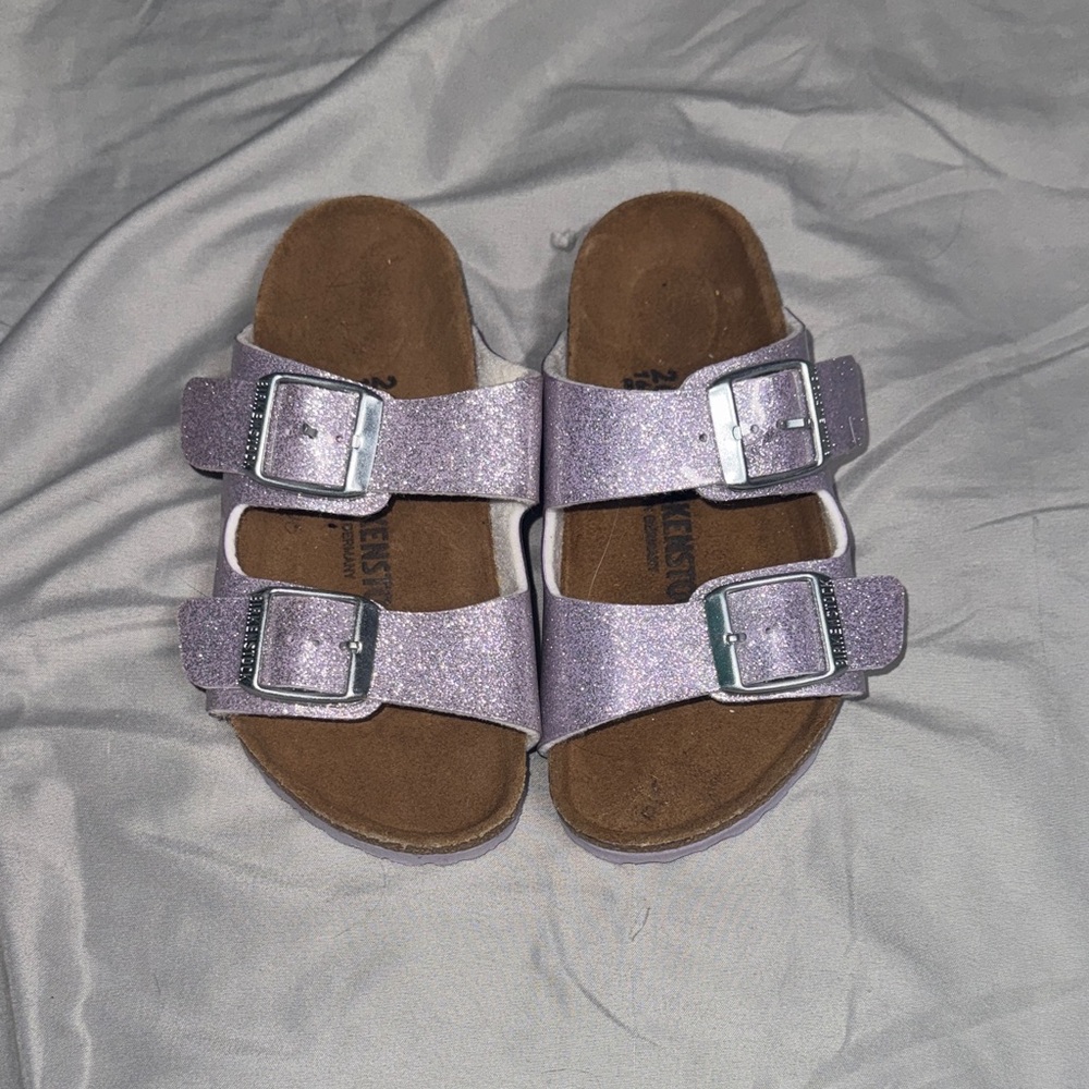NWOT - Birkenstock Girls size 26 sandals!